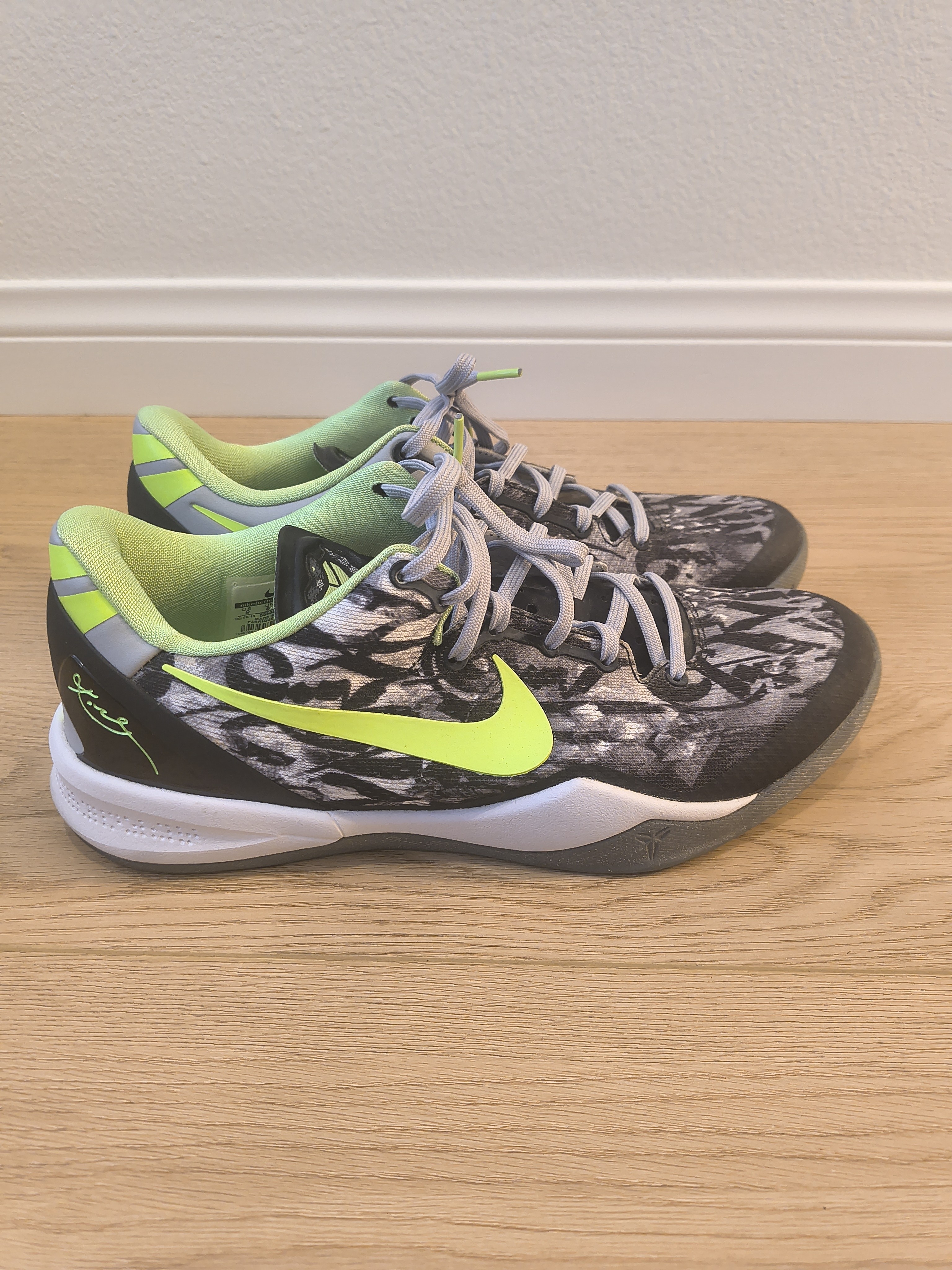Kobe 8  Graffiti